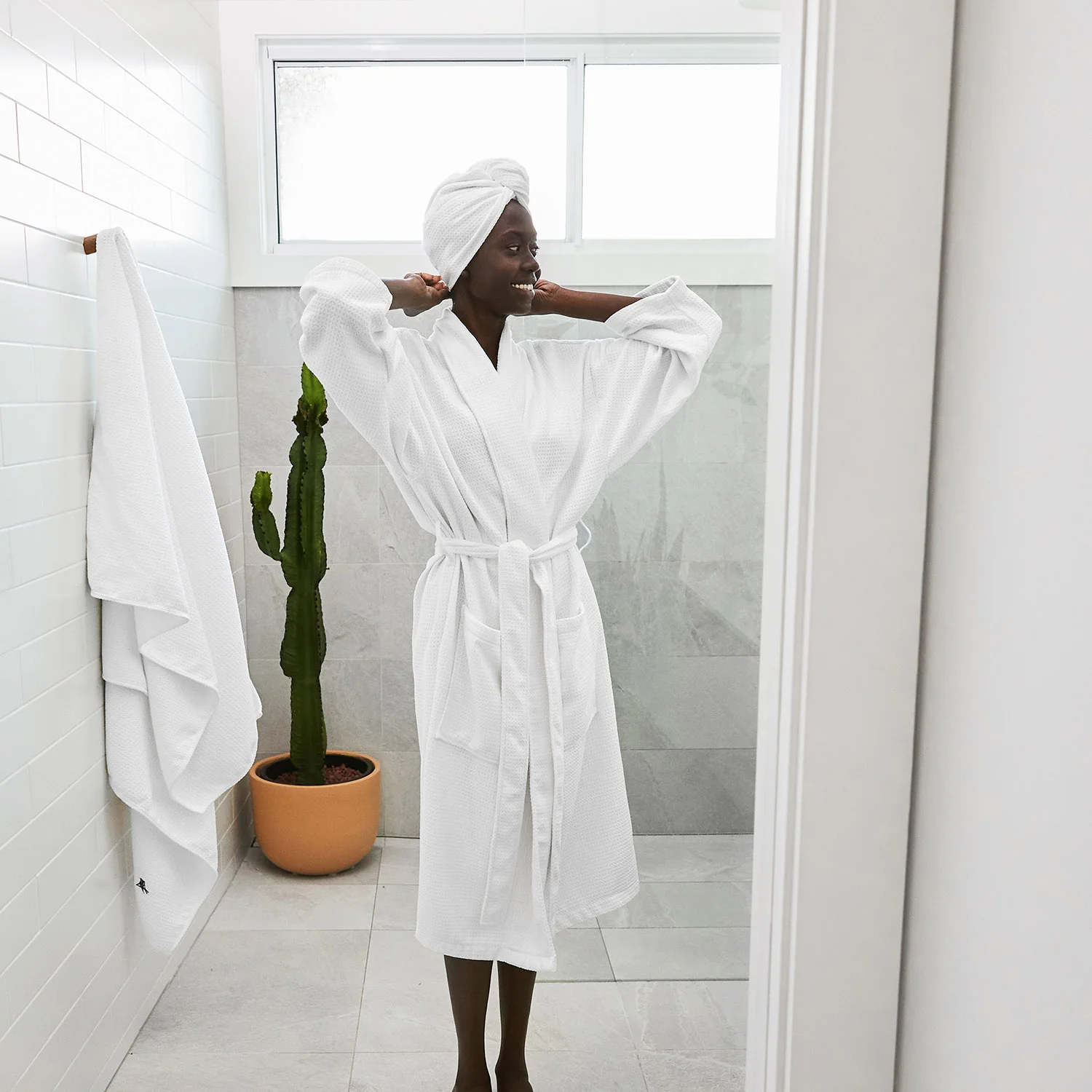 Dock & Bay Bath Robe - Crystal White - Image 5