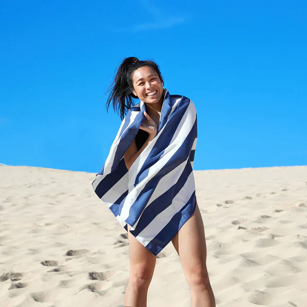 Dock & Bay Quick Dry Beach Towel - Whitsunday Blue - Image 4